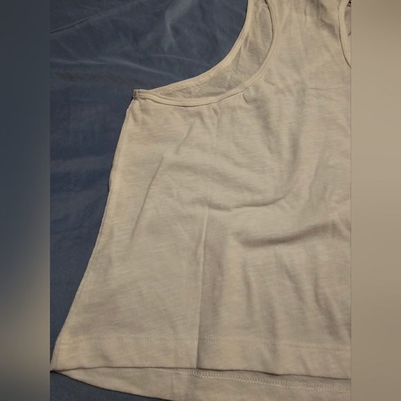 VS PINK Woman's White Tank Top Size Small NWT - Picture 7 of 8